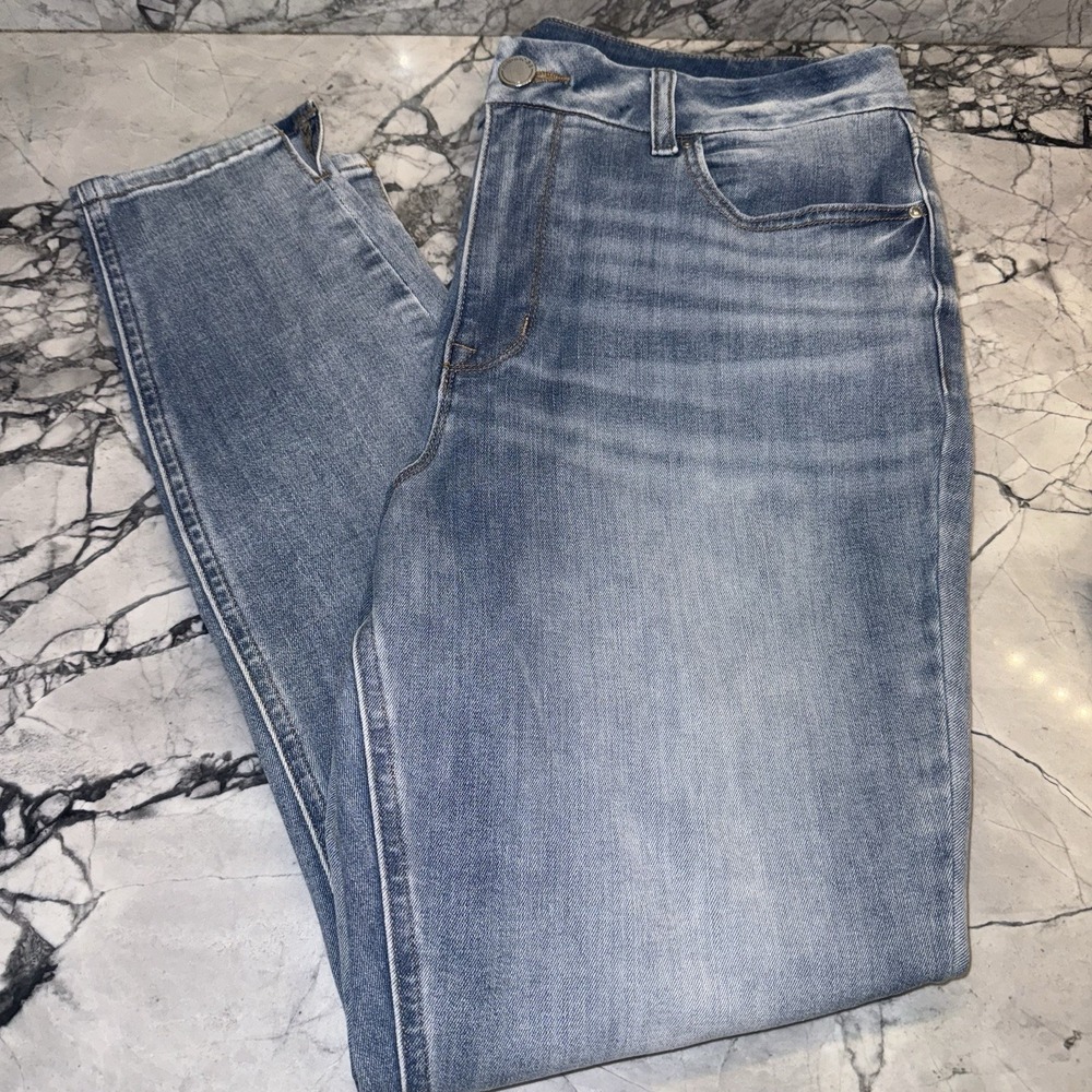 M Jeans By Maurice's Size Large Short Women's Light Wash
